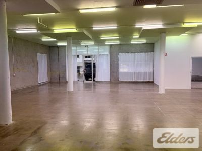 MODERN OFFICE/SHOWROOM IN BREENE PLACE!