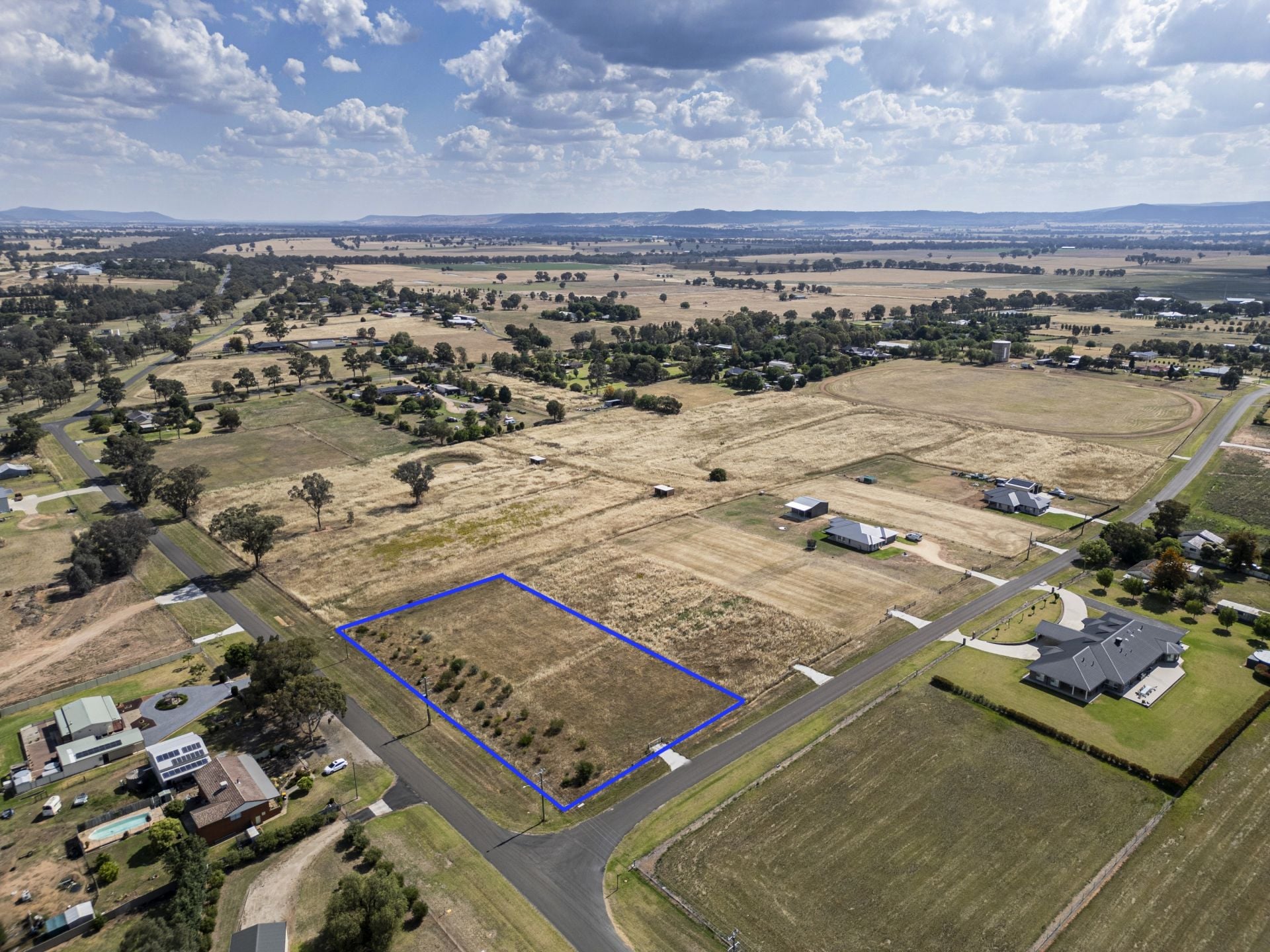 3 Calare Street, Cowra NSW, Cowra - Thumbnail 2