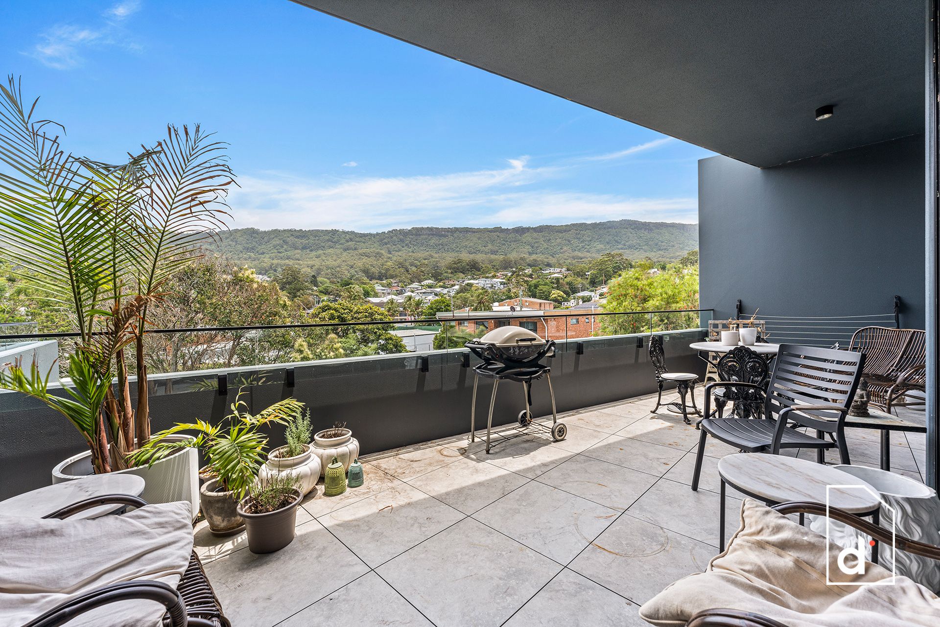 202/8 Railway Parade, Thirroul NSW