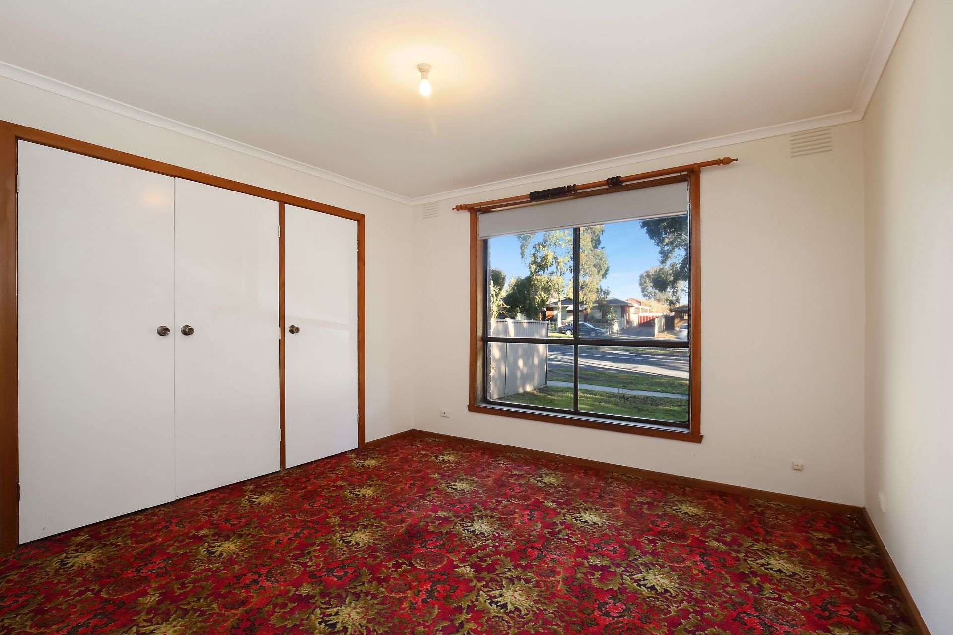 AFFORDABLE HOME WITH MODERN KITCHEN!