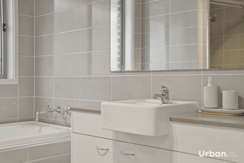 Oran Park 15 Matich Place