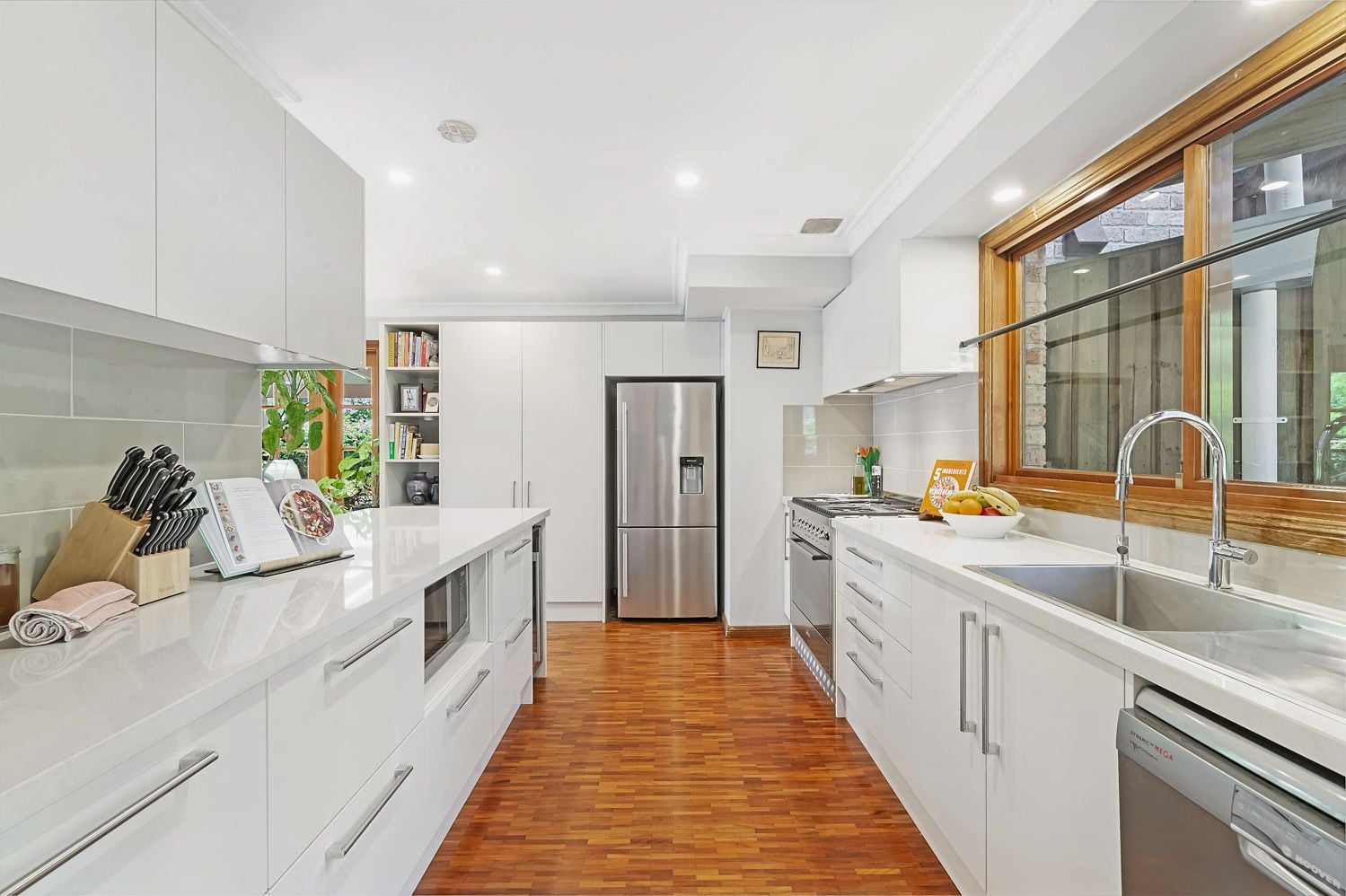 84 Oakhill Drive, Castle Hill, Castle Hill - Thumbnail 4