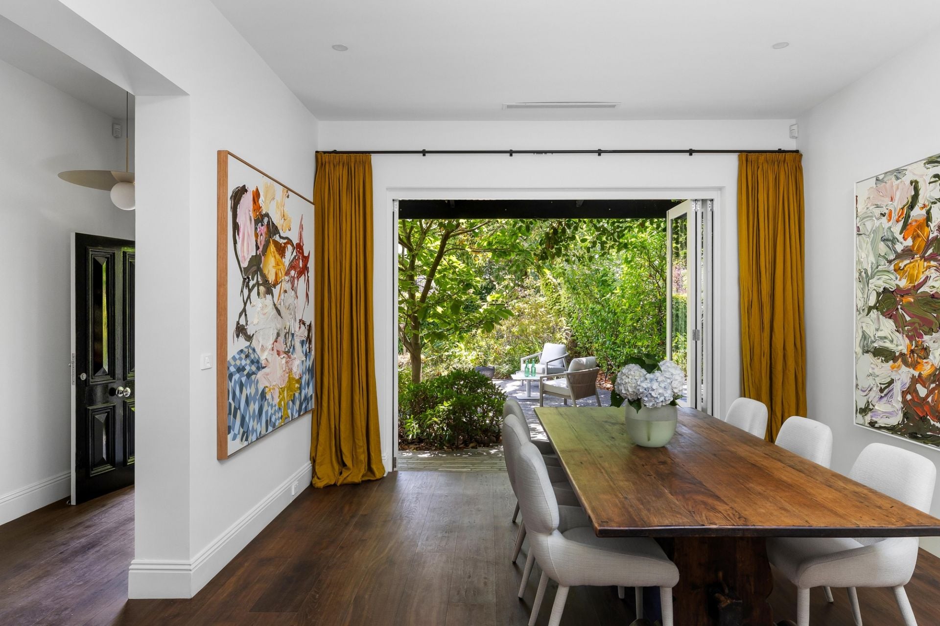 27 Tivoli Place, South Yarra, South Yarra - Thumbnail 2