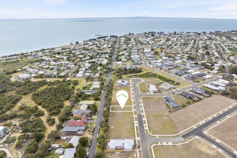 56 Gamble Way, St Leonards - Thumbnail 3