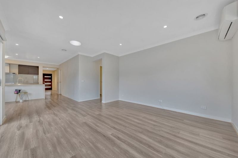 6 Meadowcroft Road, Wollert