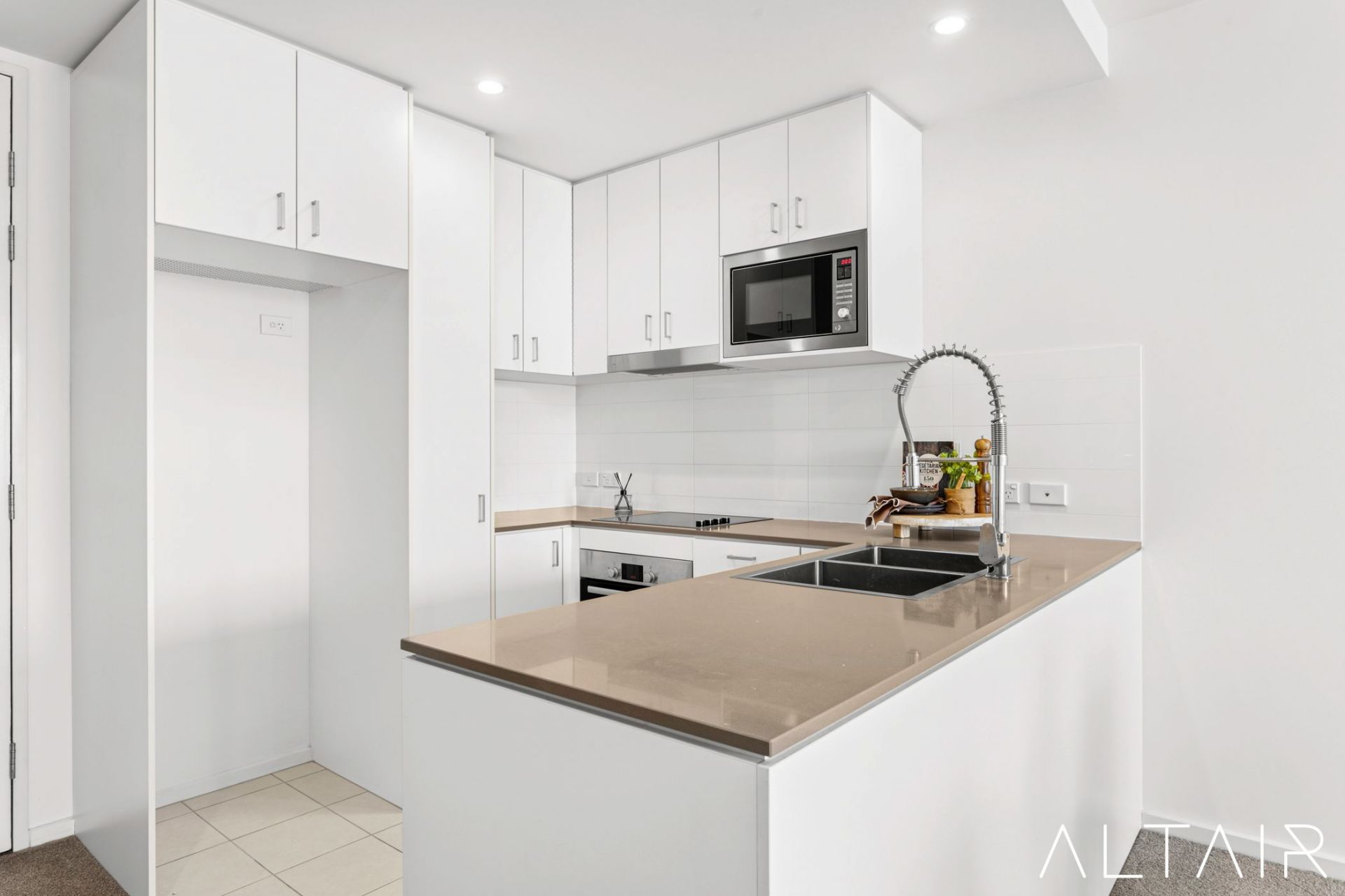 39/10 Lonsdale Street, Braddon, ACT, Braddon - Thumbnail 4