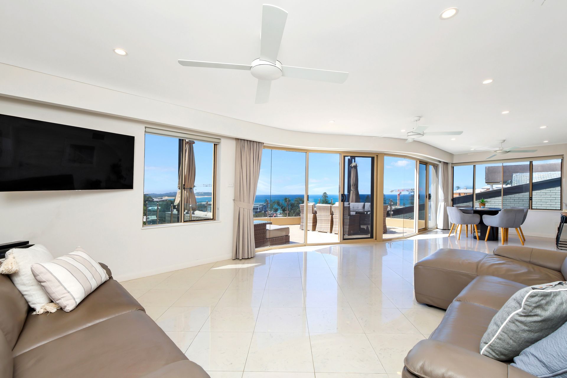 2/19 Grosvenor Road, Terrigal, Terrigal - Thumbnail 3