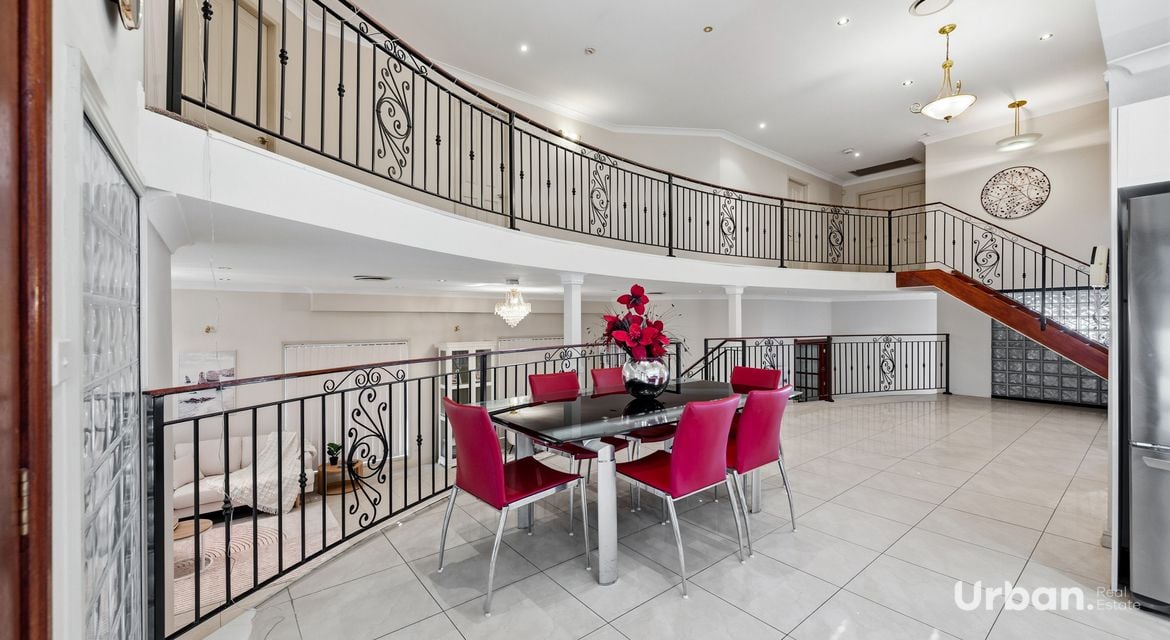 Casula 41 Roth Street