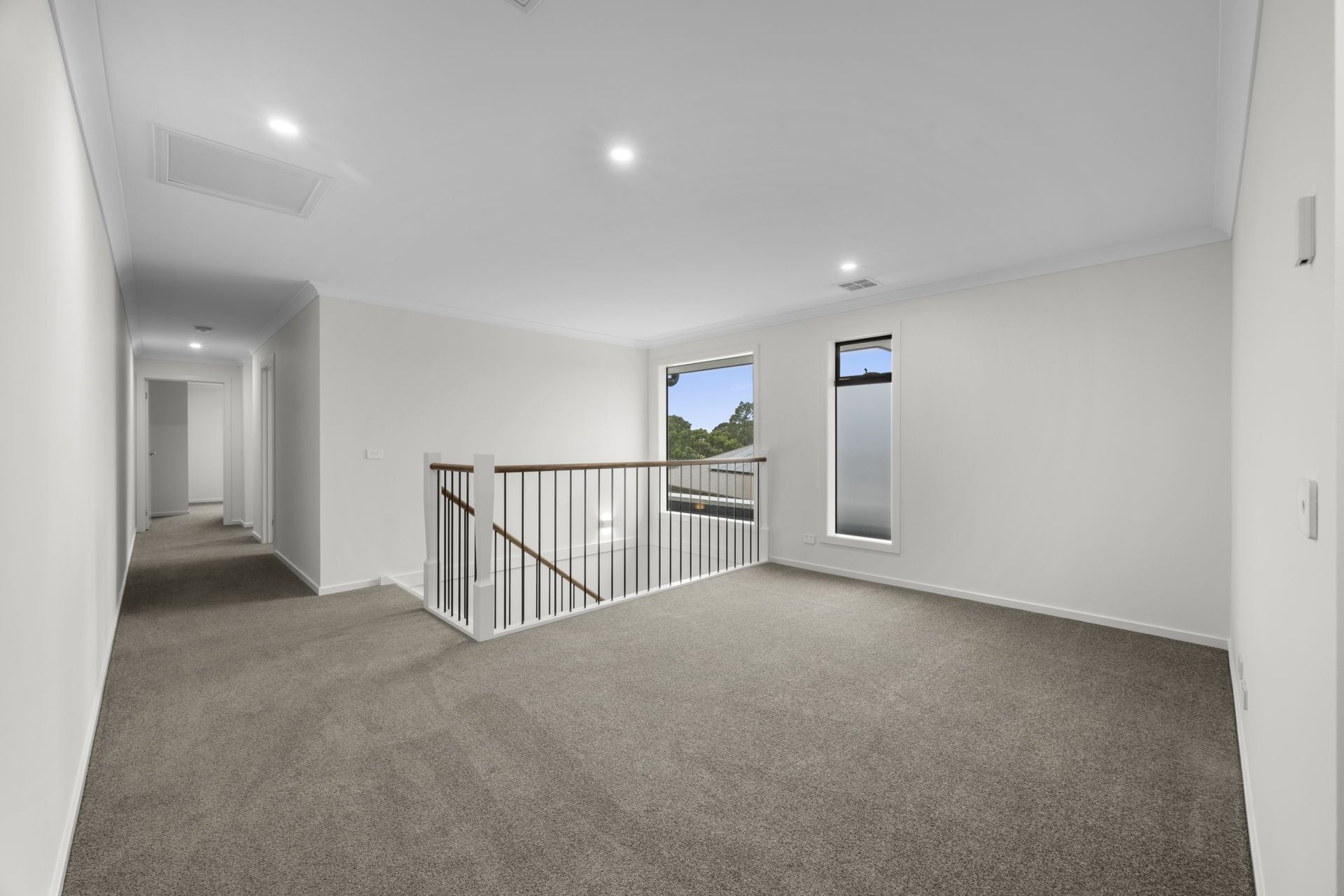 CONTEMPORARY COMFORT MEETS CONVENIENCE