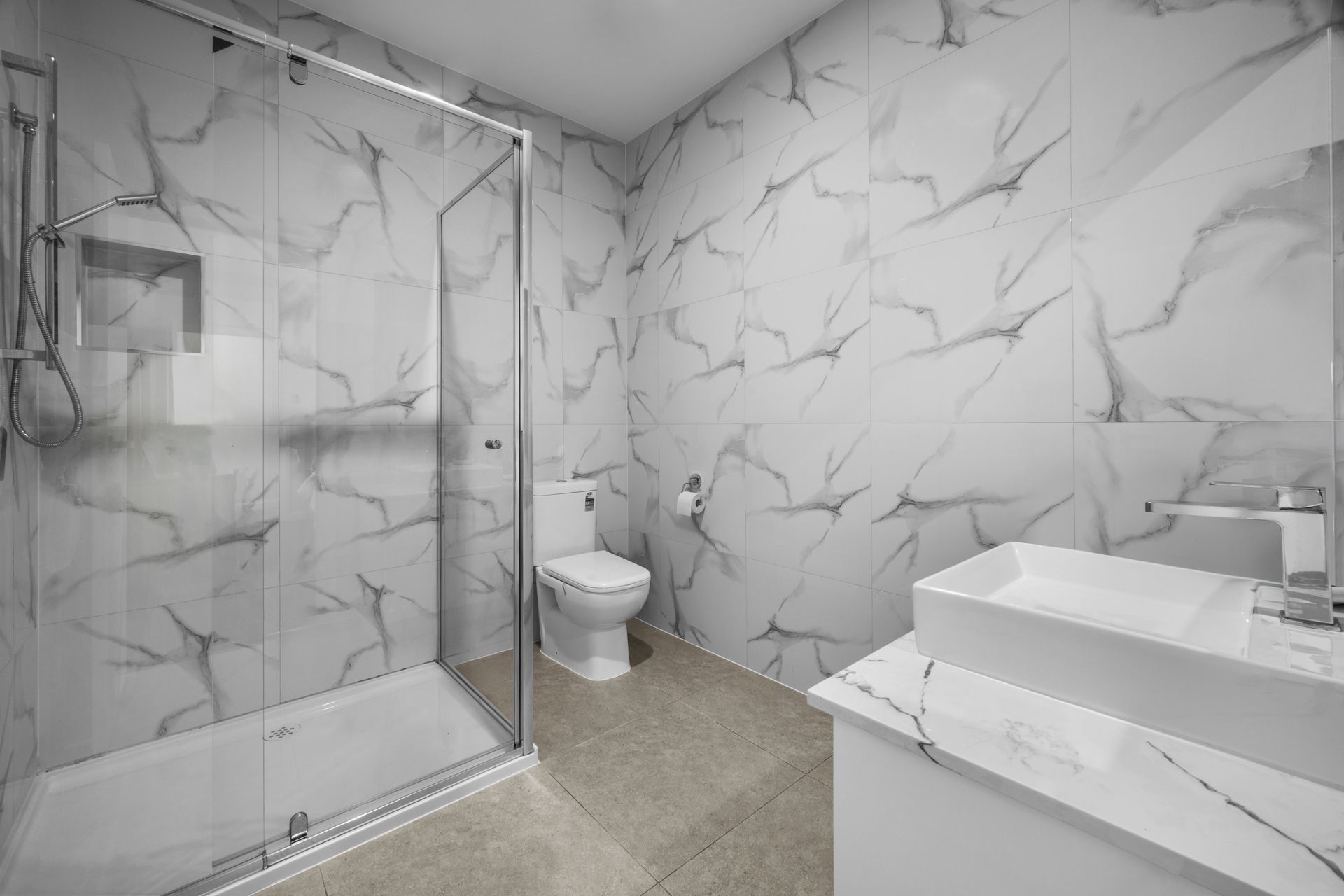Modern Comfort in a Prime Family Setting