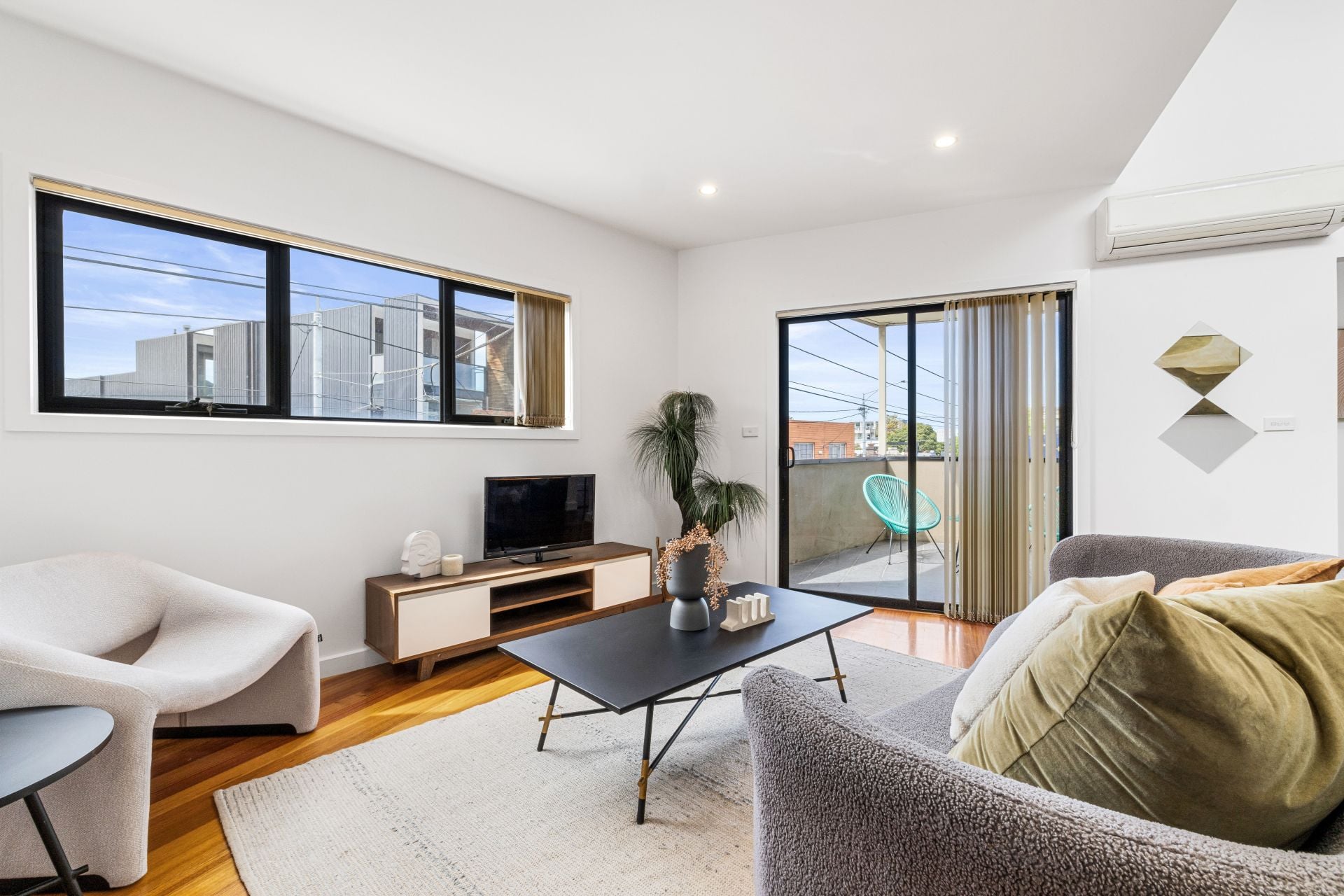 Spacious, Modern Living Over Two Levels