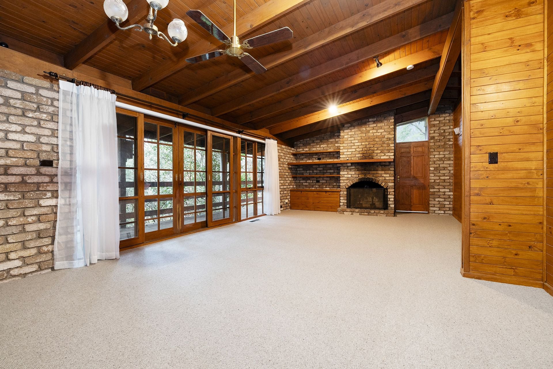 137 Scenic Crescent, Eltham North, Eltham North - Thumbnail 3