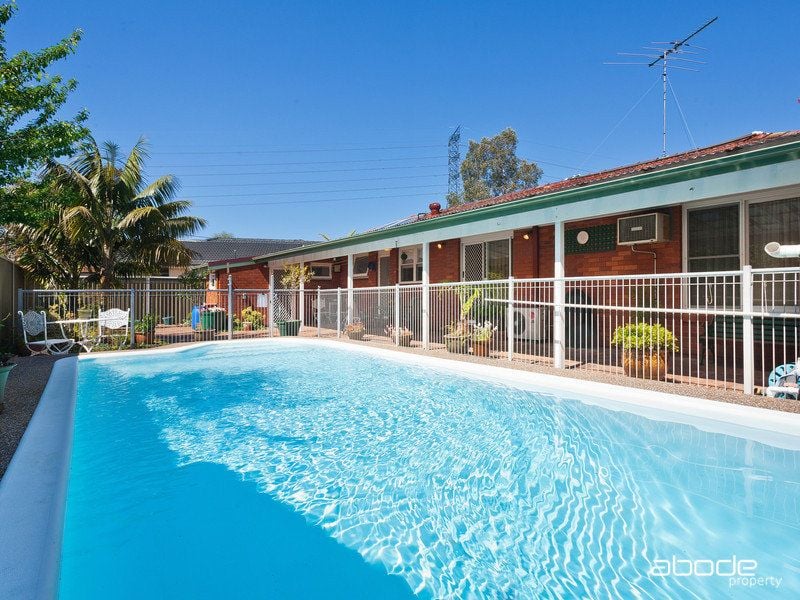 8 Bellinger Place, SYLVANIA WATERS, Sylvania Waters - Thumbnail 2