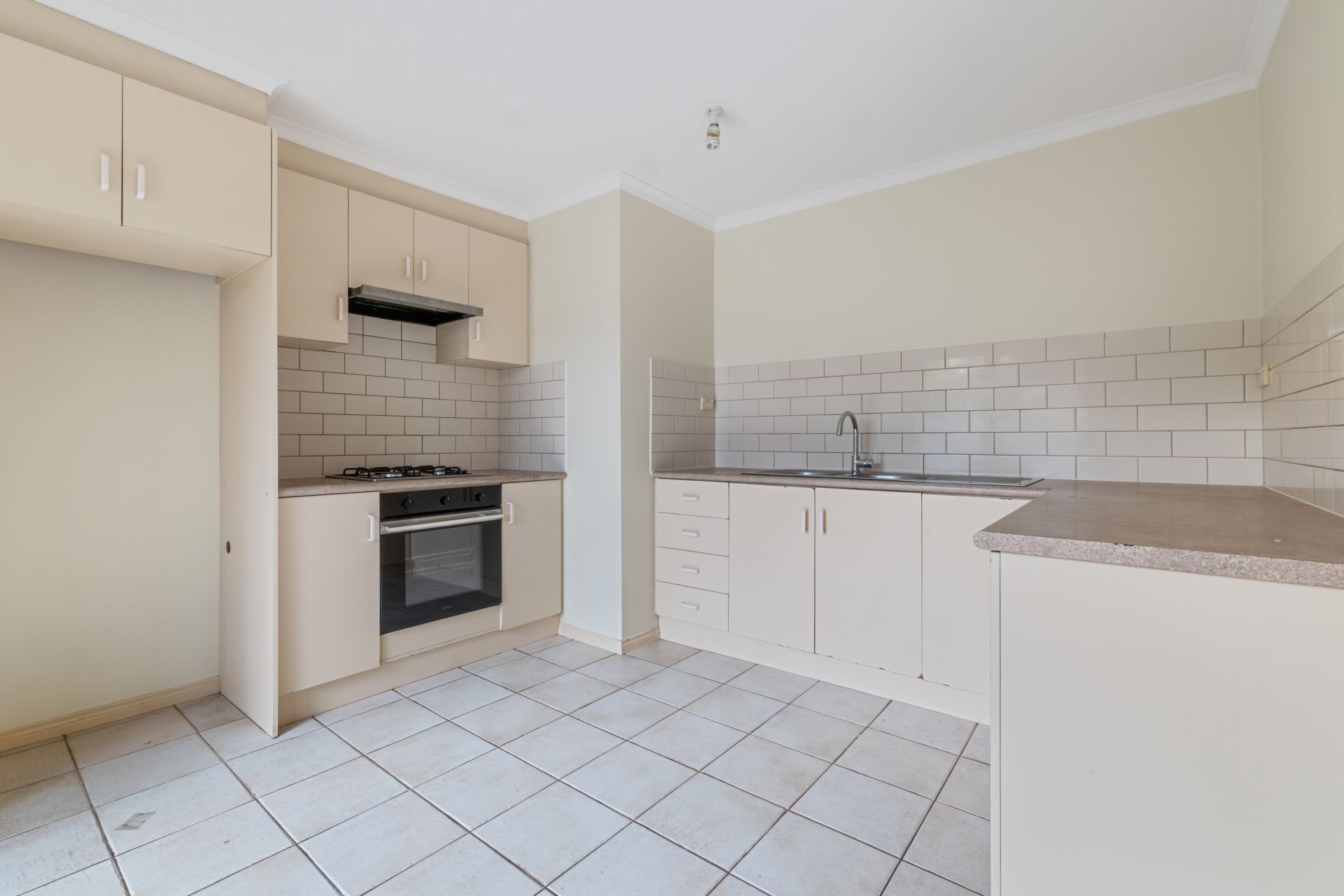5/4A Whitby Street, Reservoir, Reservoir - Thumbnail 3