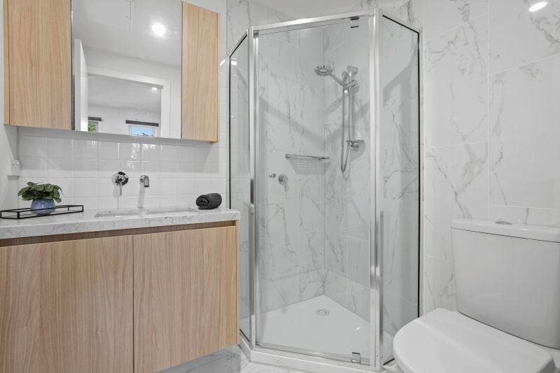 2/2 Ambrose Treacy Drive, Bundoora