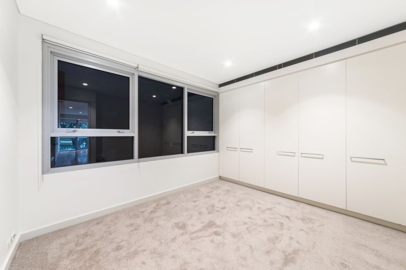 HOLDING DEPOSIT RECEIVED - Viewings cancelled