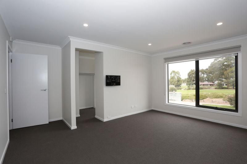 62 Cravens Road, Mernda