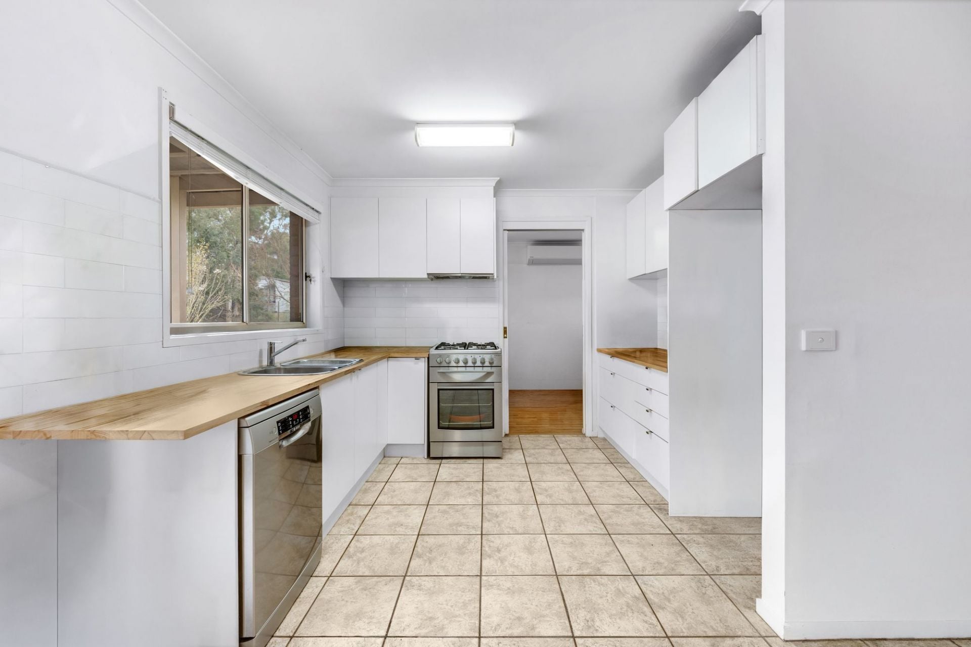 22A Hellmund Street Queanbeyan NSW, Queanbeyan - Thumbnail 3