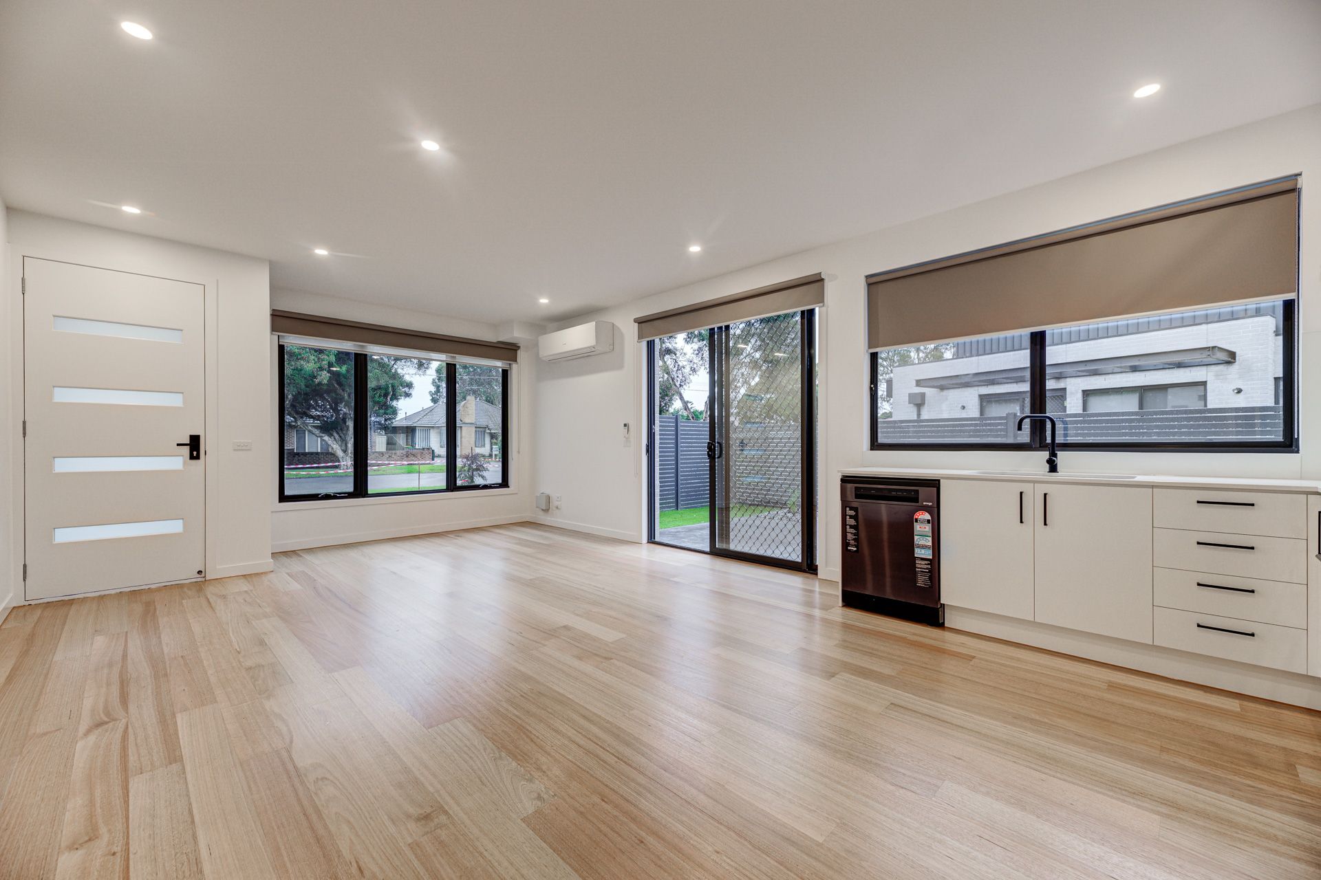 Modern Three Bedroom Townhouse!