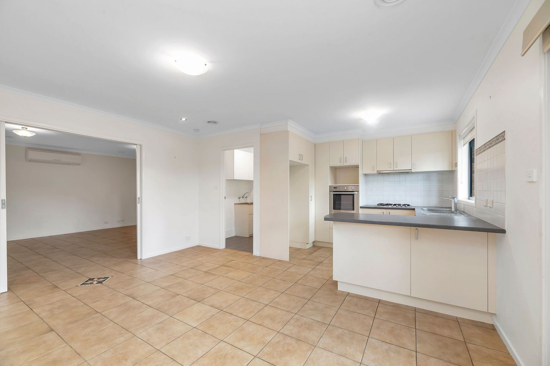 1/122 Fergus Road Queanbeyan NSW, Queanbeyan - Thumbnail 5