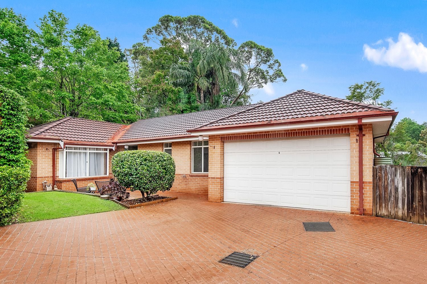 5 The Grove Way, Normanhurst, Normanhurst - Thumbnail 2