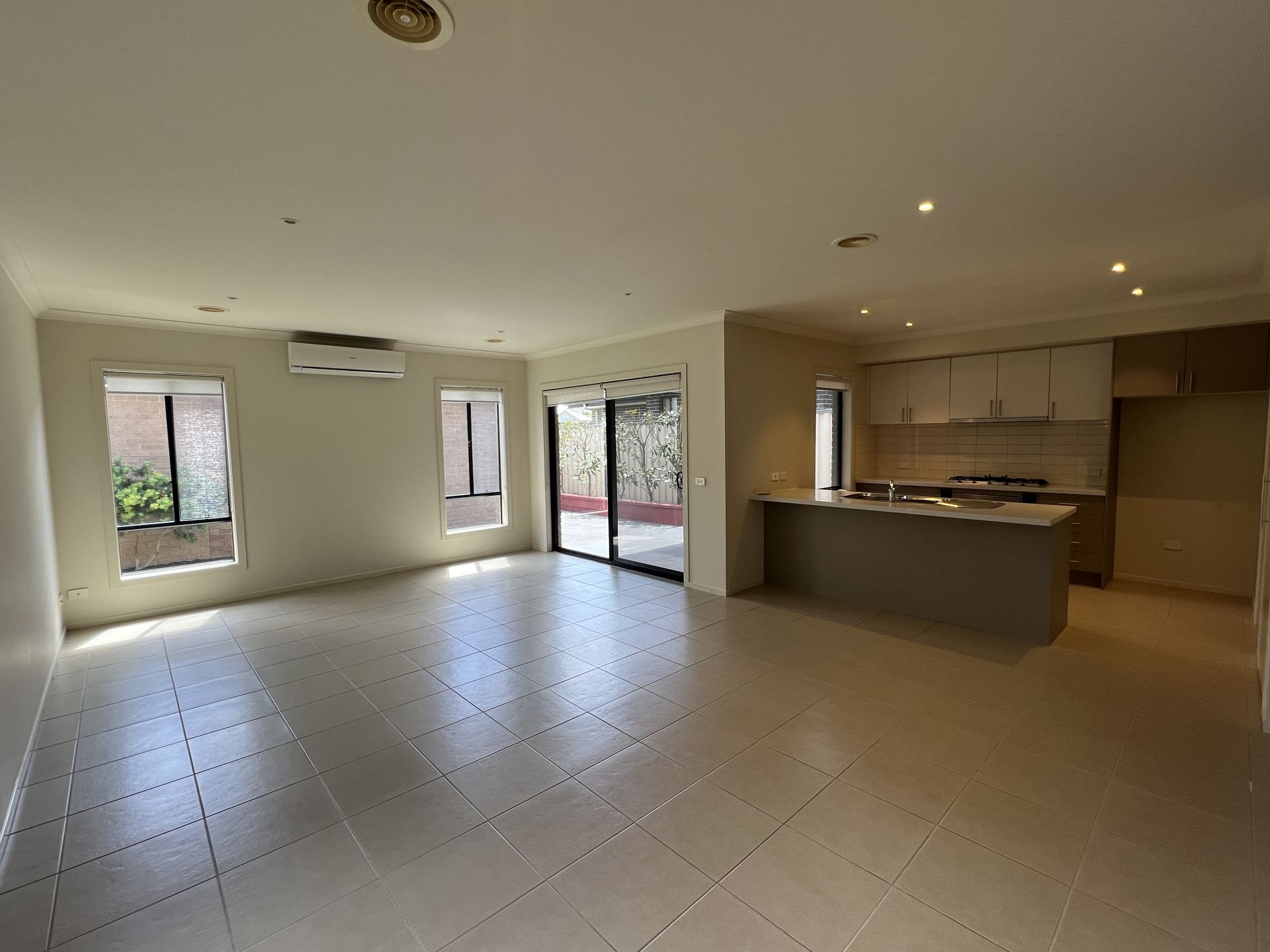 40 B The Avenue, Caroline Springs - Thumbnail 3