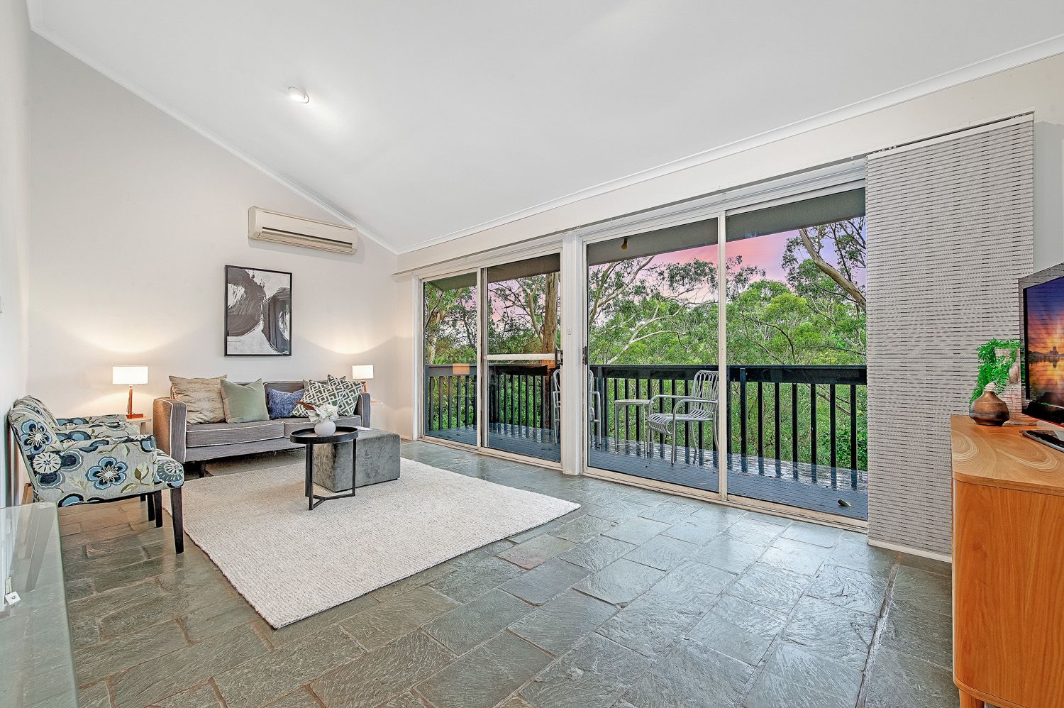 22 Angophora Place, Pennant Hills, Pennant Hills - Thumbnail 2