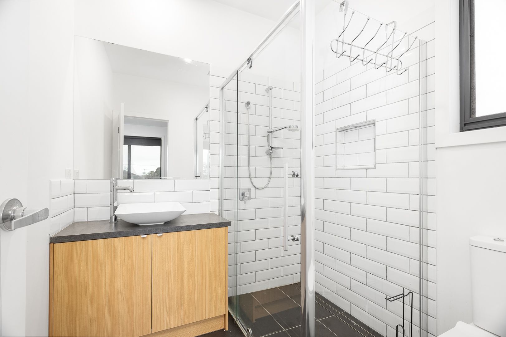 PRIME LOCATION - MODERN 3-BEDROOM TOWNHOUSE