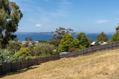 Kingston Beach 11 Roslyn Avenue