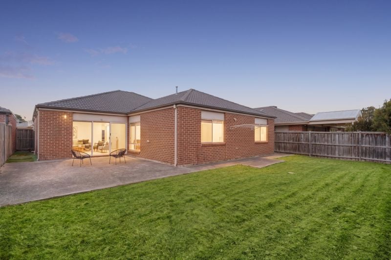 15 Currumbin Road, Doreen