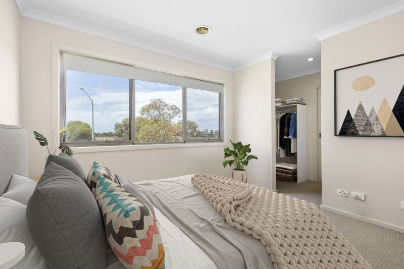 30 Featherbrook Drive, Point Cook