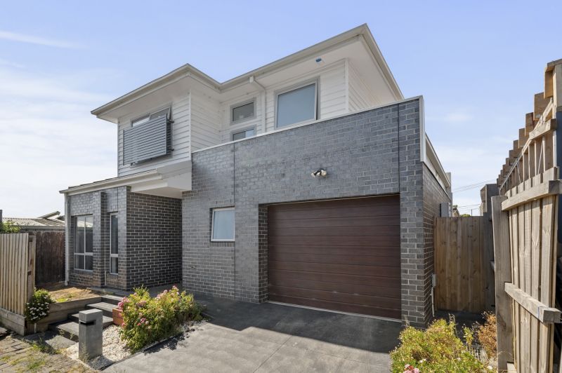 2/7 Livingstone Parade, Preston