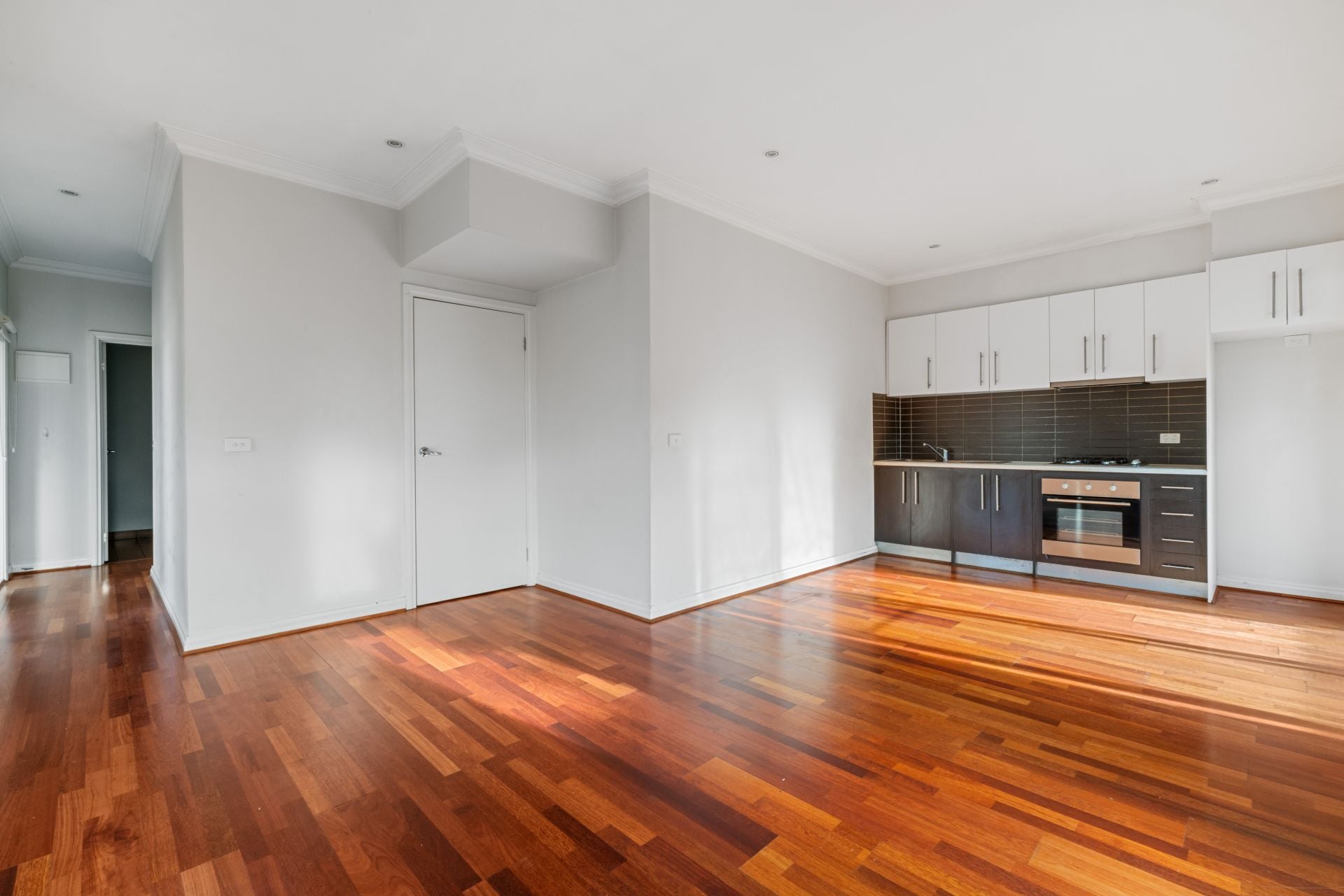 Stylish Townhouse Offering Convenience and Comfort
