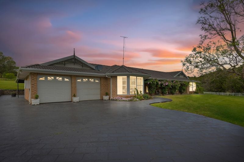 Your Country Escape Awaits in The Oaks