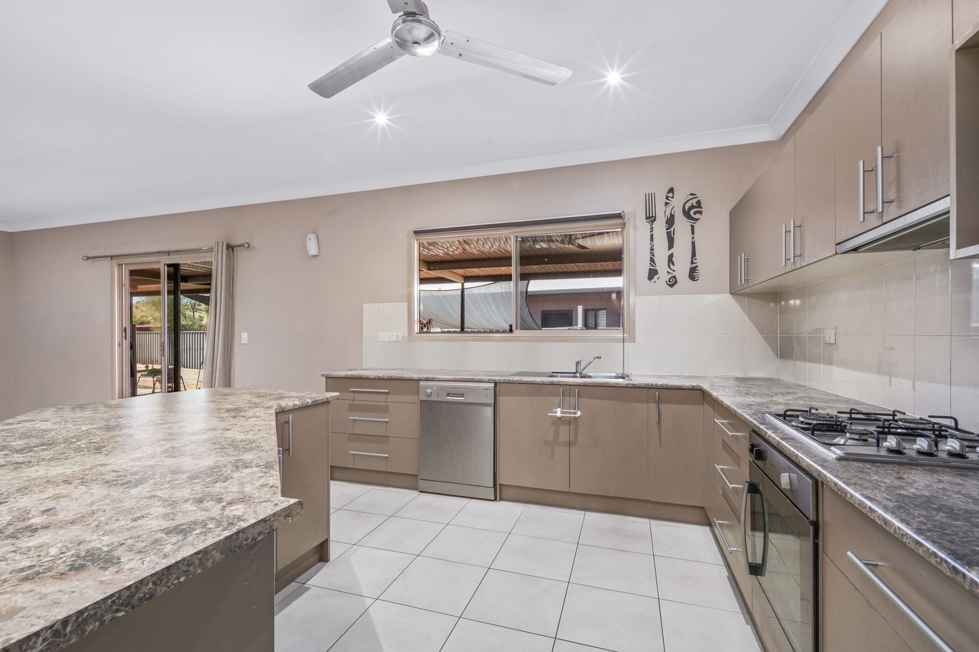 16 Teague Crescent Larapinta NT, Larapinta - Thumbnail 3