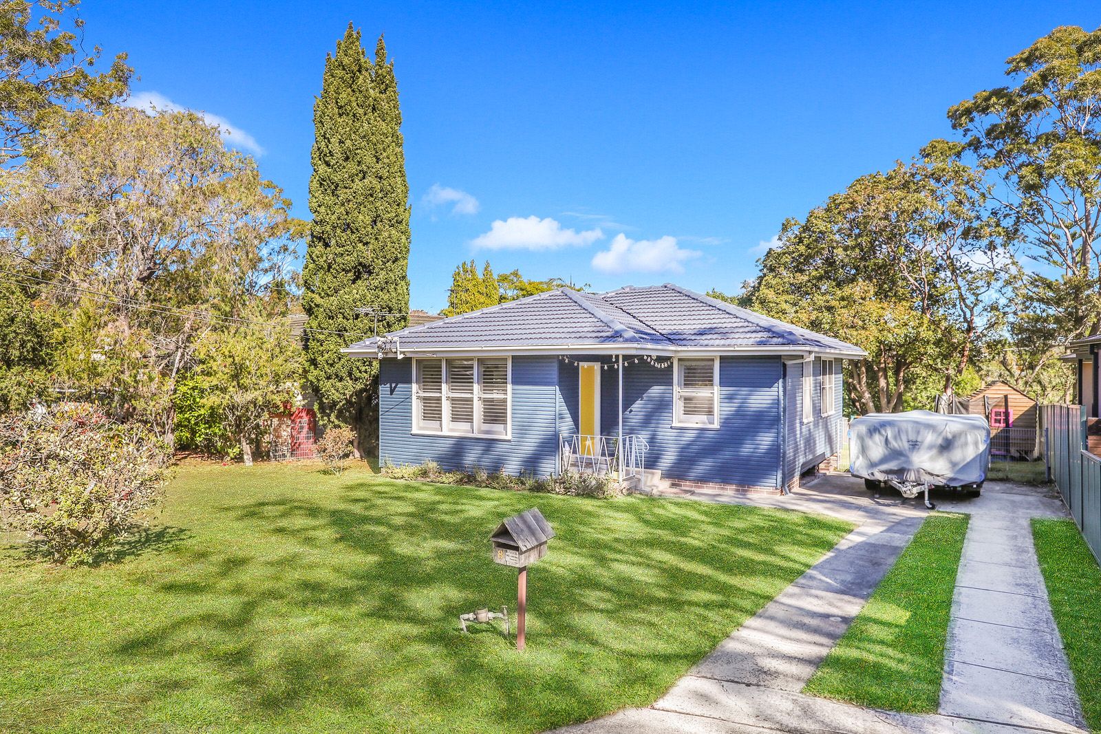 8 Spur Crescent LOFTUS 2232