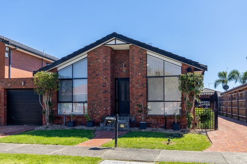 10 Benaroon Drive, Lalor