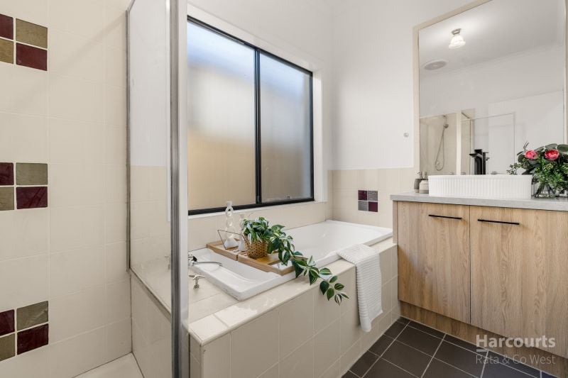 5 Kings Domain, Caroline Springs