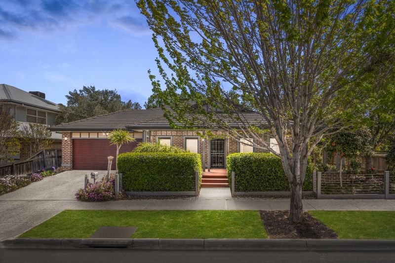 13 Woodcutters Grove, Epping