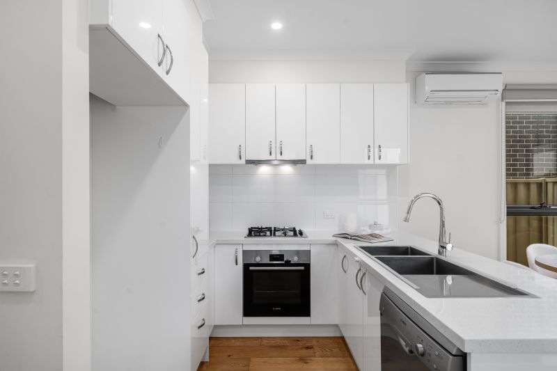 10/10 Crevelli Street, Reservoir