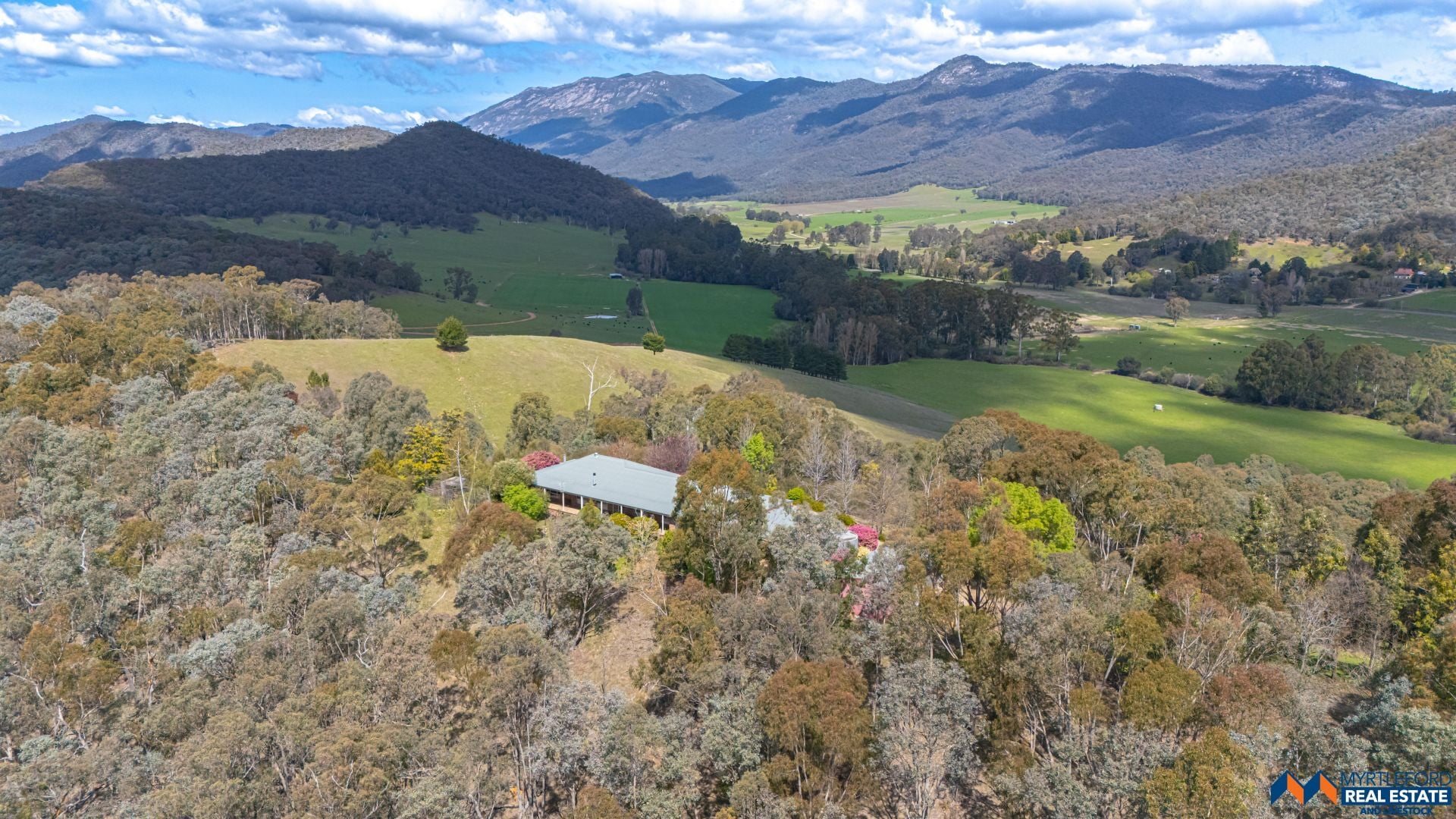 330 Clemens Lane, MYRTLEFORD, Myrtleford - Thumbnail 3