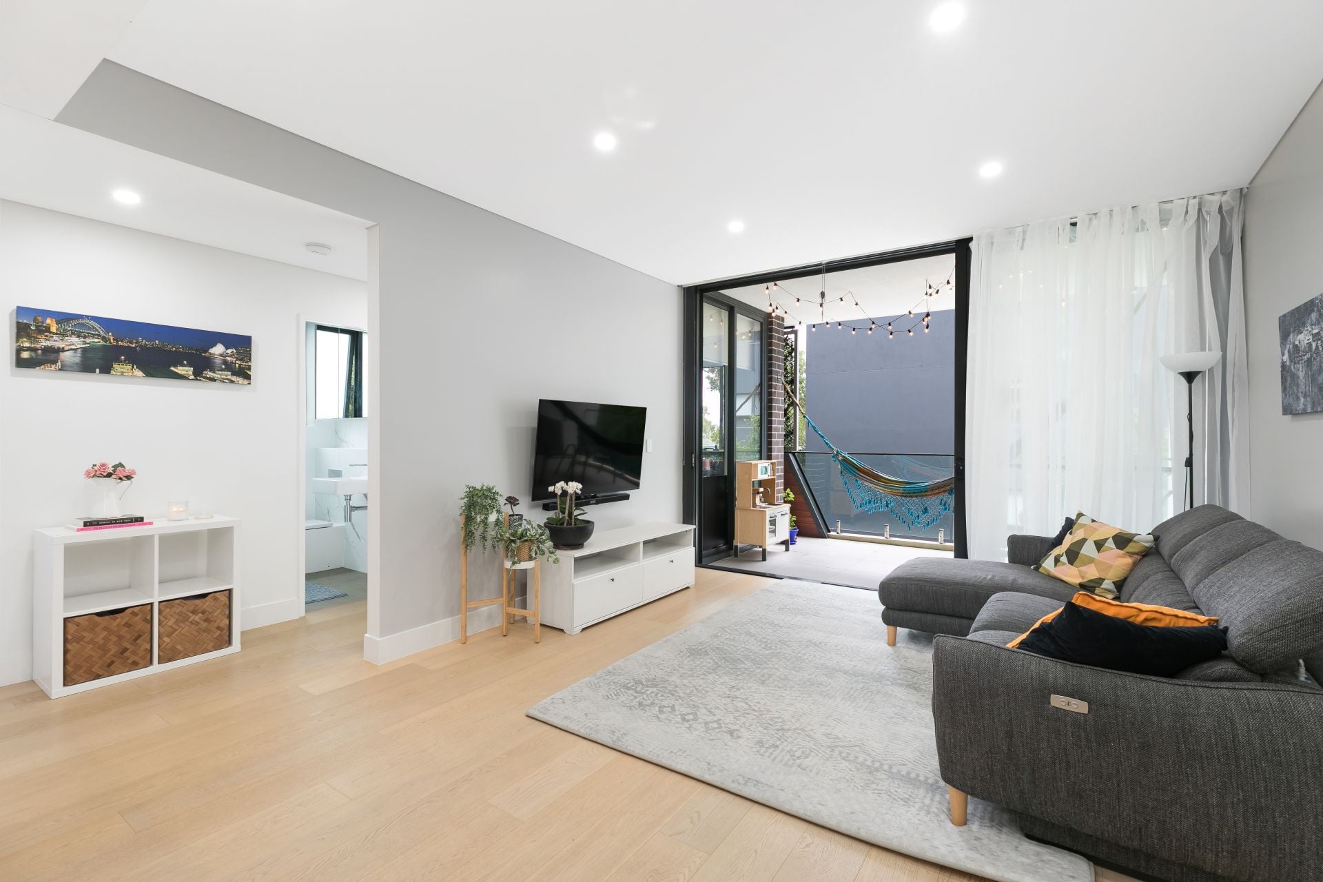 202/11 Hinkler Avenue, Caringbah, Caringbah - Thumbnail 3