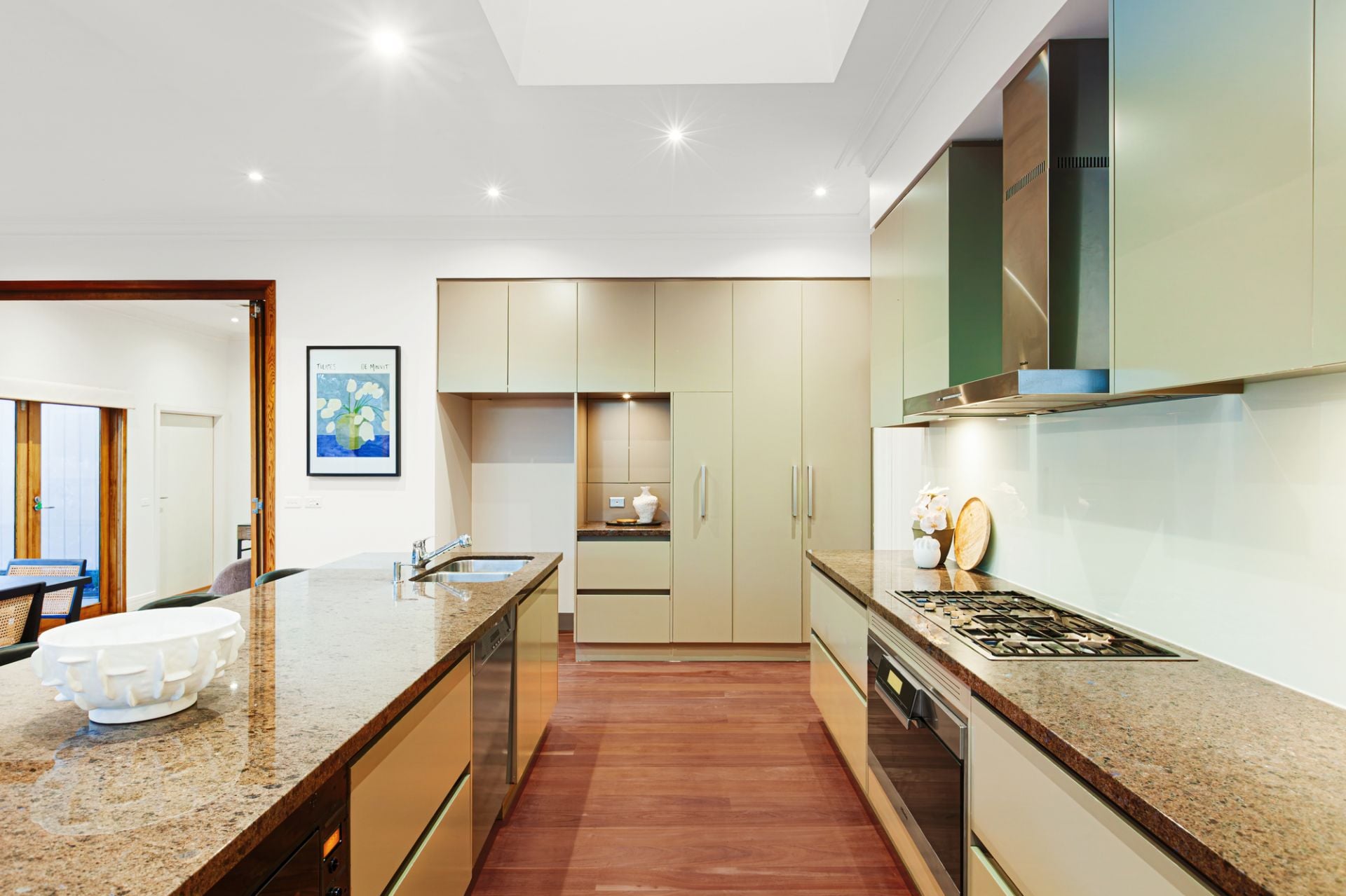 39 Outlook Drive, Camberwell, Camberwell - Thumbnail 4