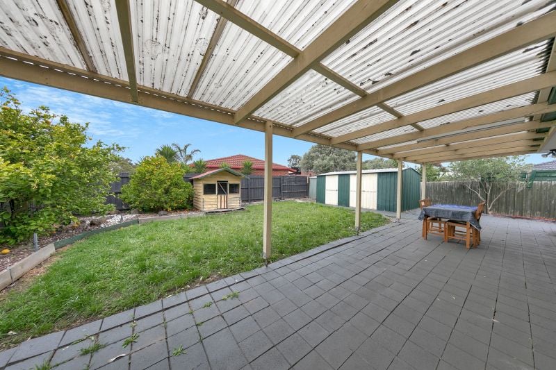 16 Sommeville Drive, Roxburgh Park