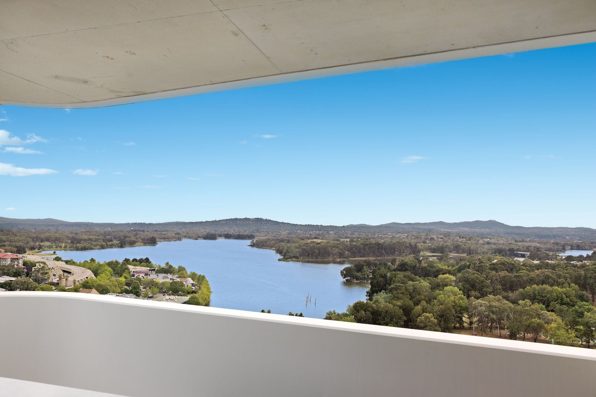 1805/120 Eastern Valley Way, Belconnen, Belconnen - Thumbnail 2