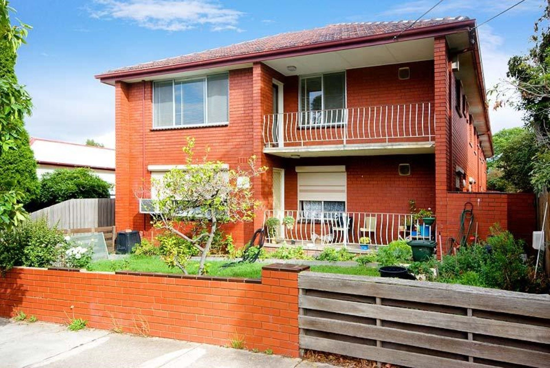 Bright Ground Floor Apartment in Quiet Block