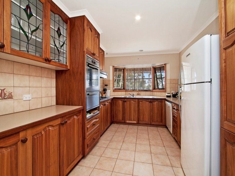 24 Akoonah Drive GOLDEN SQUARE VIC, 24 Akoonah Drive Golden Square - Thumbnail 3