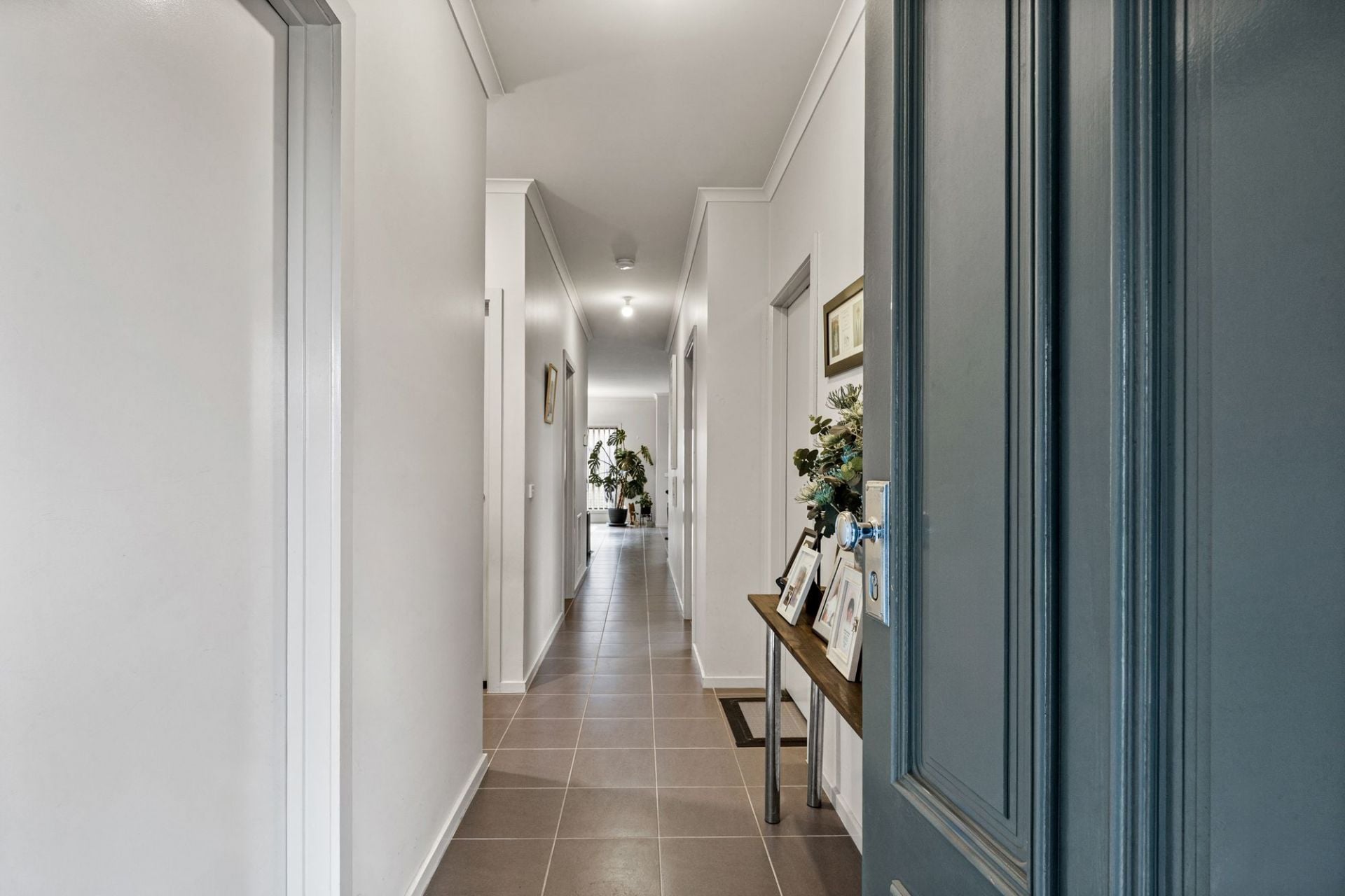 Cosy, Light-Filled Living in an Elevated Corner Position – Perfect First Home, Downsizer or Investment