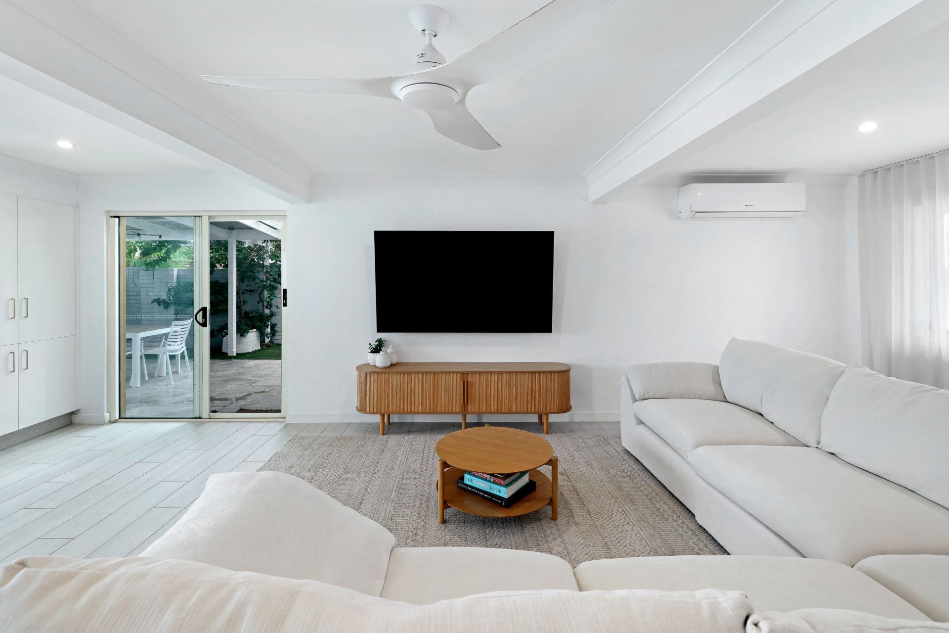 57 Abalone Avenue, Paradise Point QLD 4216, Paradise Point - Thumbnail 4