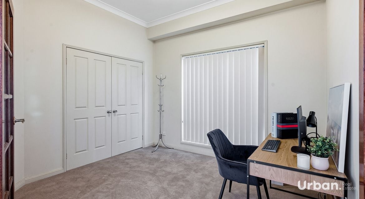 Casula 41 Roth Street